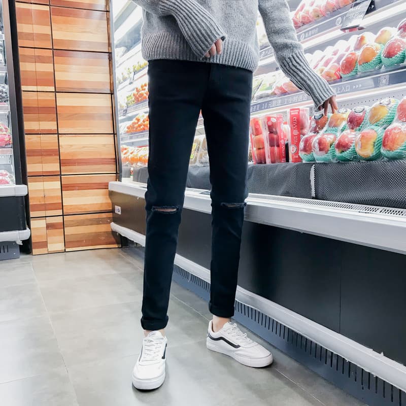 黒パンツ スリム膝ダメージデニム