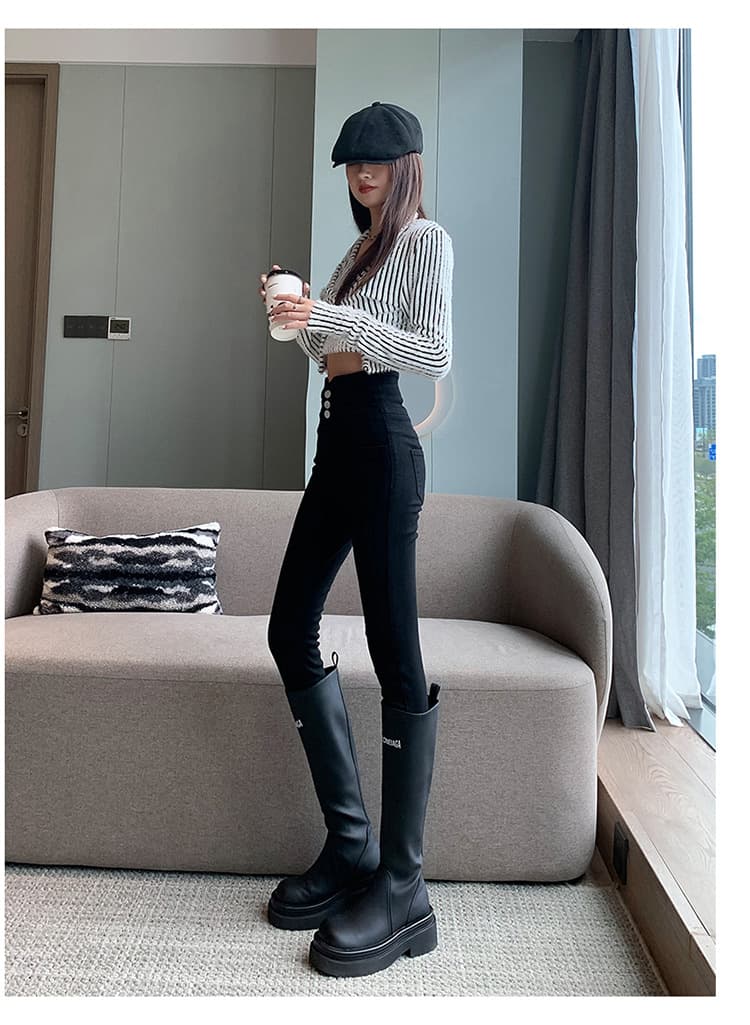 黒パンツ ハイウエストボタンスキニーパンツ