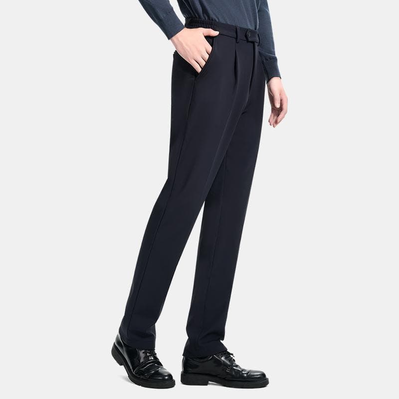 黒パンツ クラシカルセンタープレススラックス