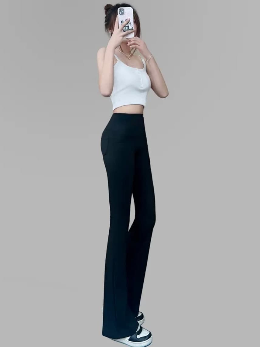 黒パンツ 美脚ストレッチフレアパンツ