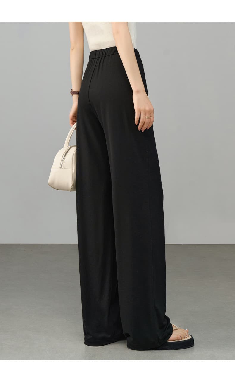 黒パンツ なめらか落ち感ワイドパンツ