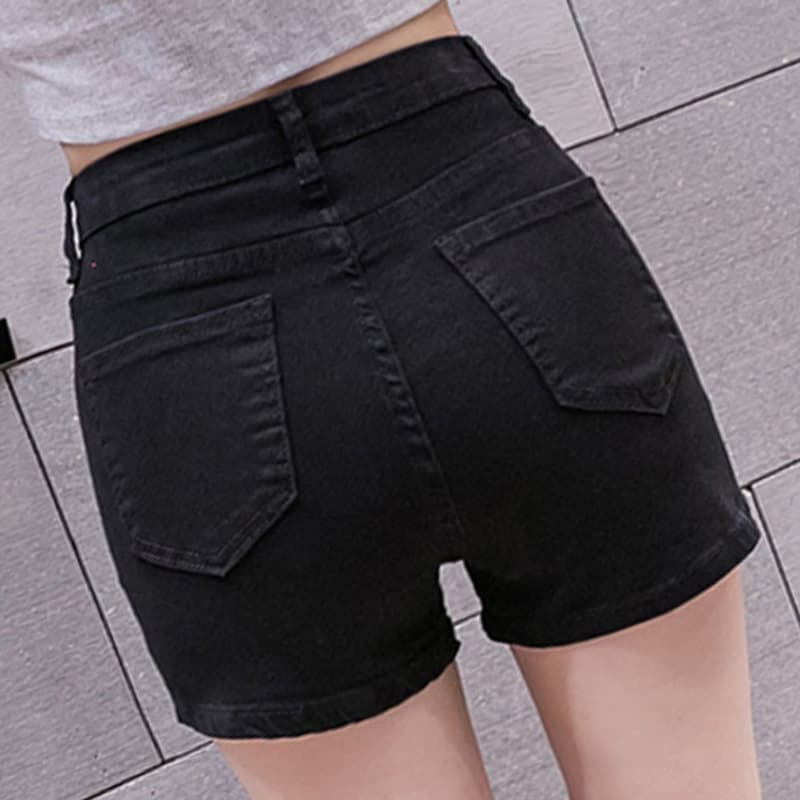 黒パンツ すっきりデニムショートパンツ