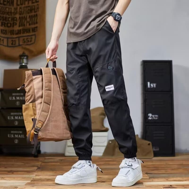 黒パンツ カジュアル機能性カーゴジョガーパンツ