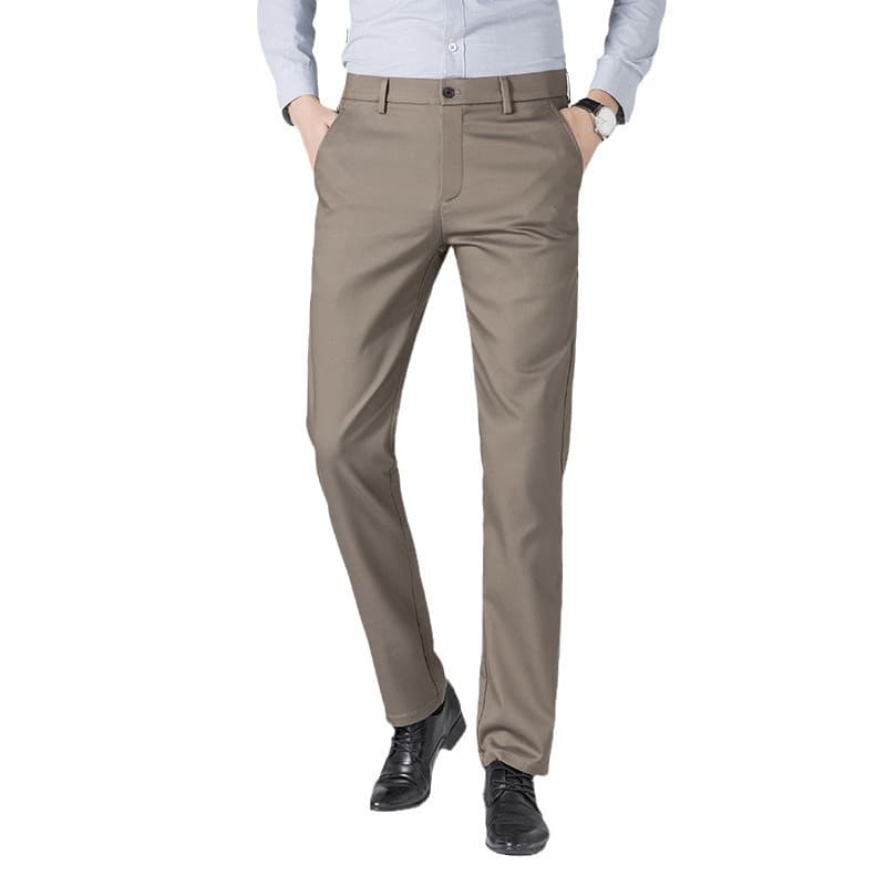 黒パンツ しなやかストレートスラックス