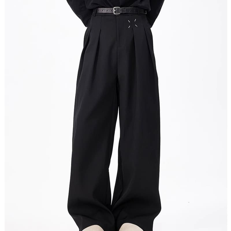 黒パンツ ワイドシルエットタックスラックス