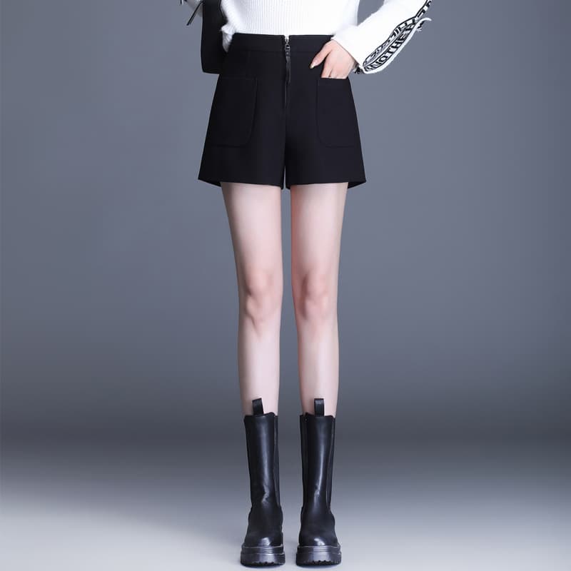 黒パンツ ジッパー付きハイウエストショートパンツ