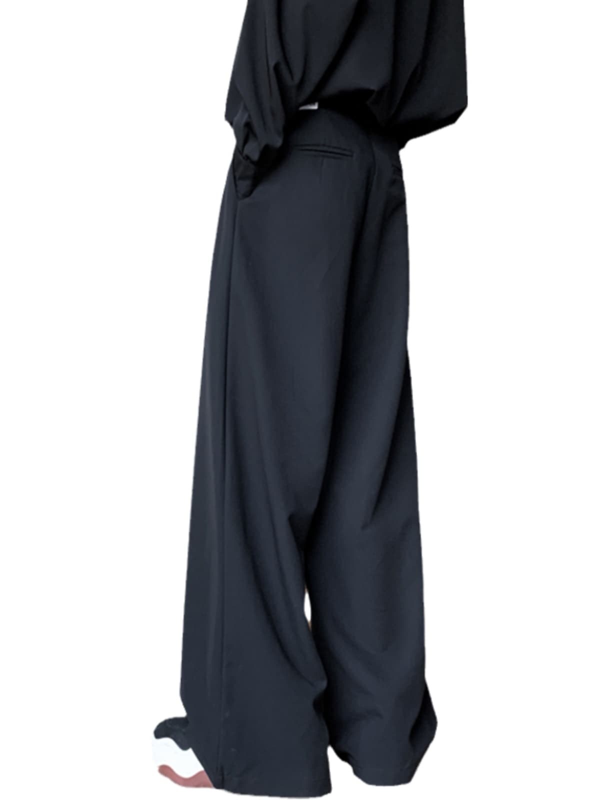 黒パンツ 流れるようなシルエットワイドパンツ