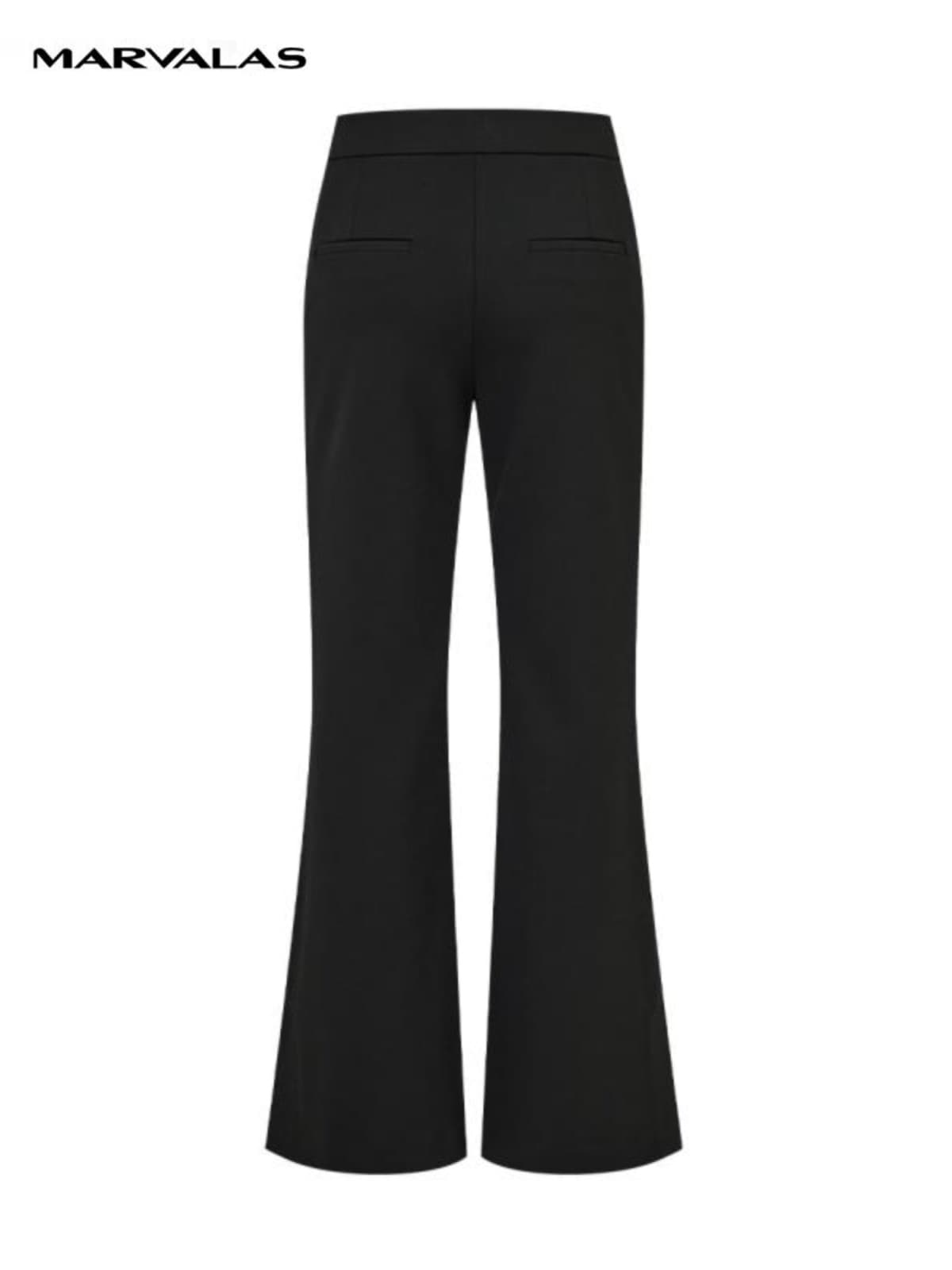 黒パンツ 高級感漂う装飾ボタン付きフレアパンツ