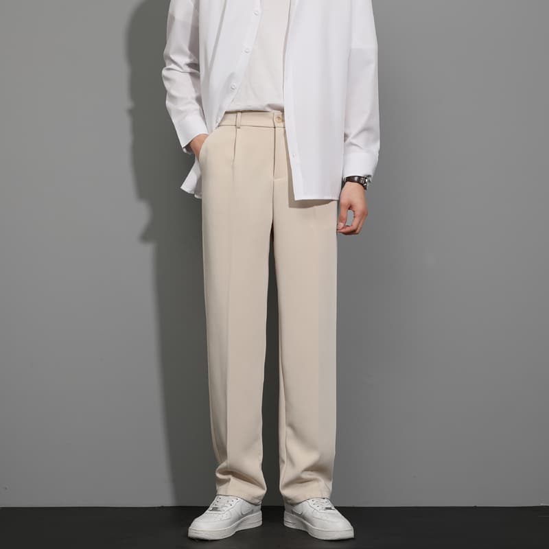 黒パンツ ゆったりストレート チノパン
