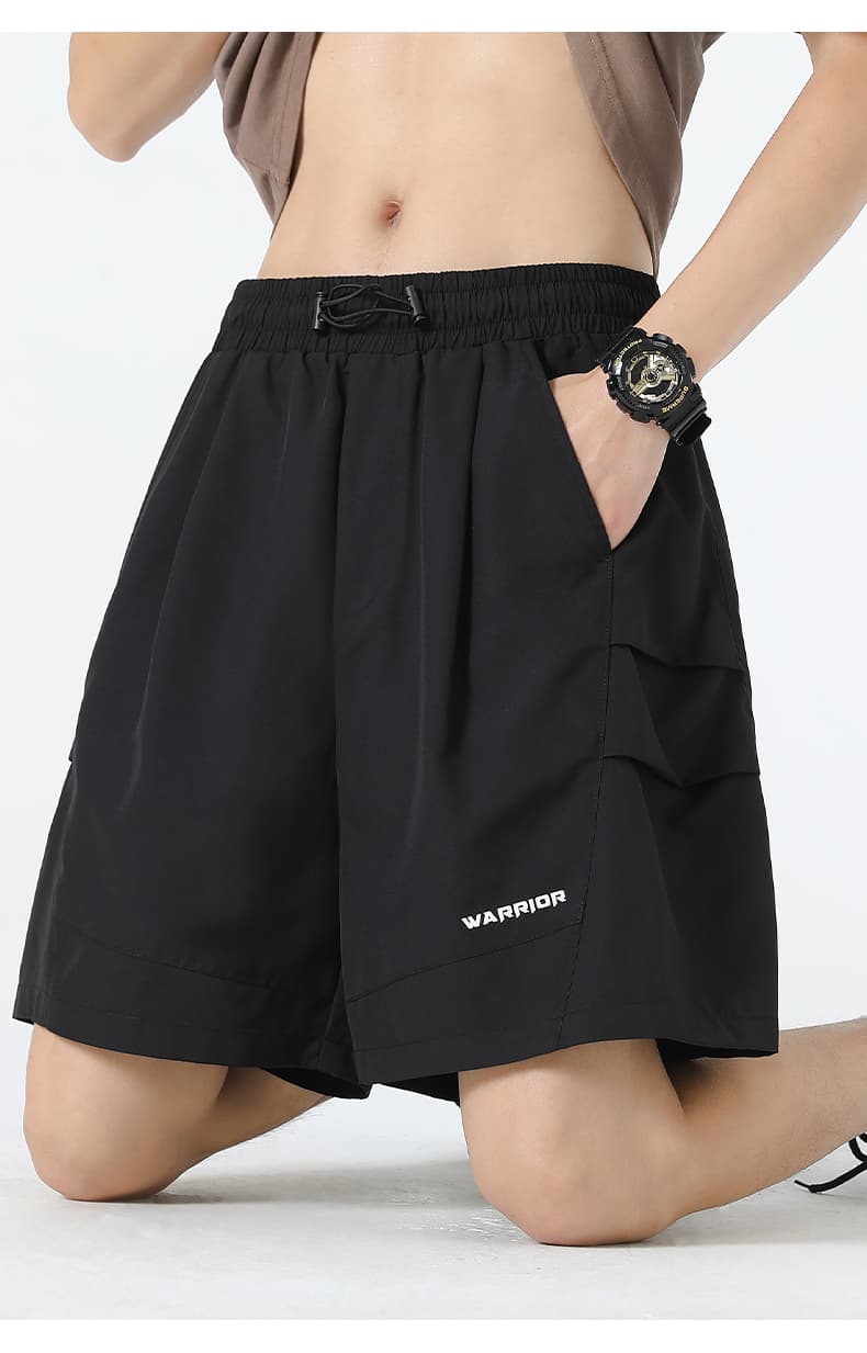 黒パンツ ユーティリティ機能性ショートパンツ