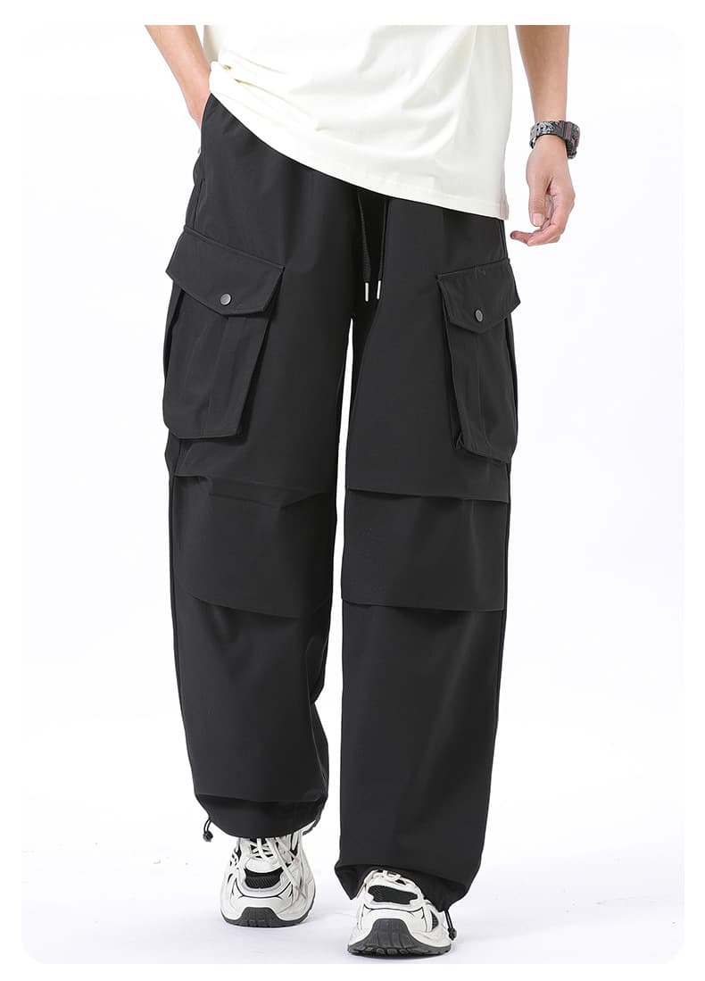 黒パンツ ミリタリー調ドロストカーゴパンツ