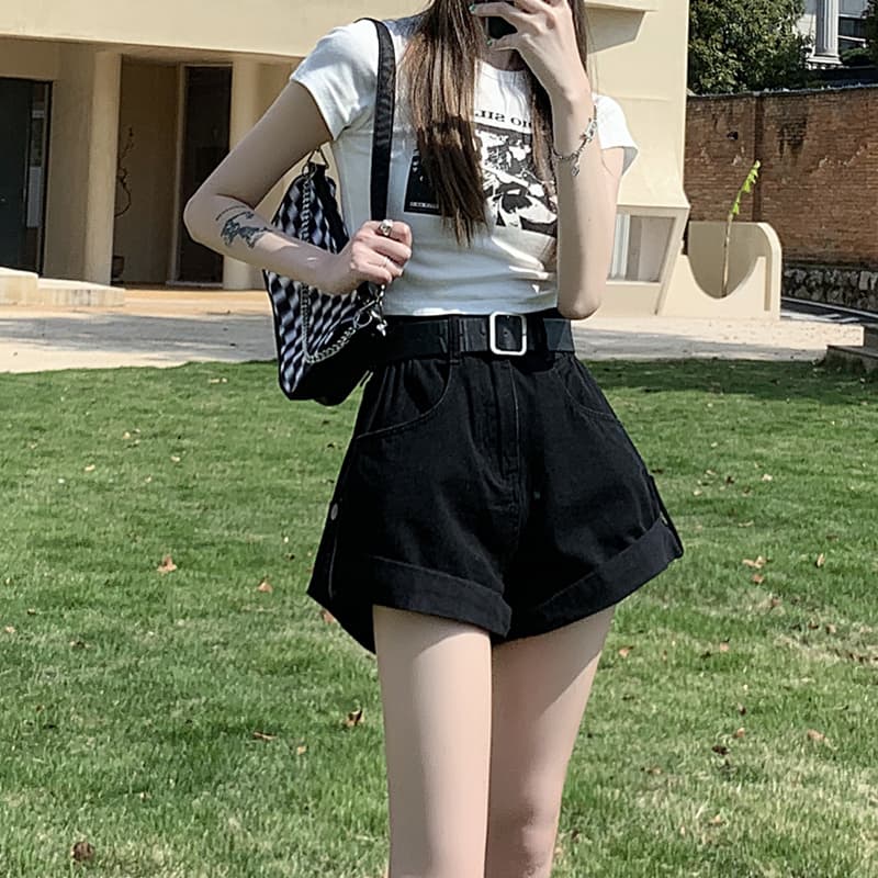 黒パンツ ハイウエストゆったりデニムショーツ