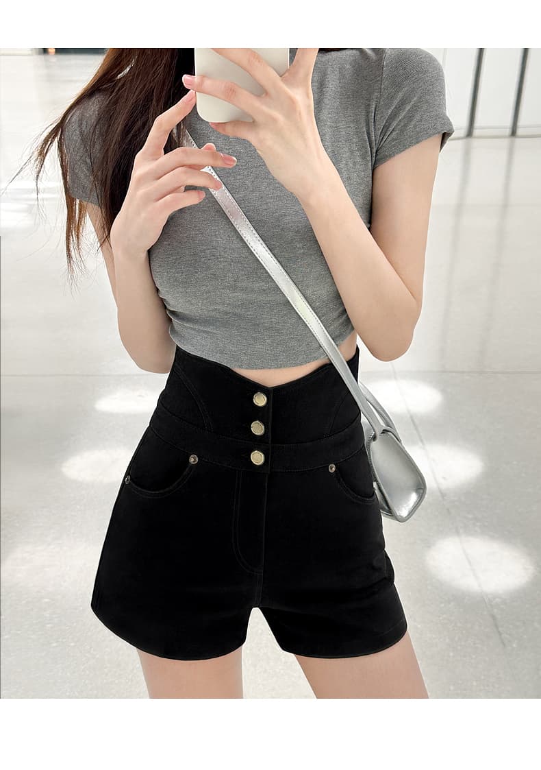 黒パンツ ハイウエストショートパンツ