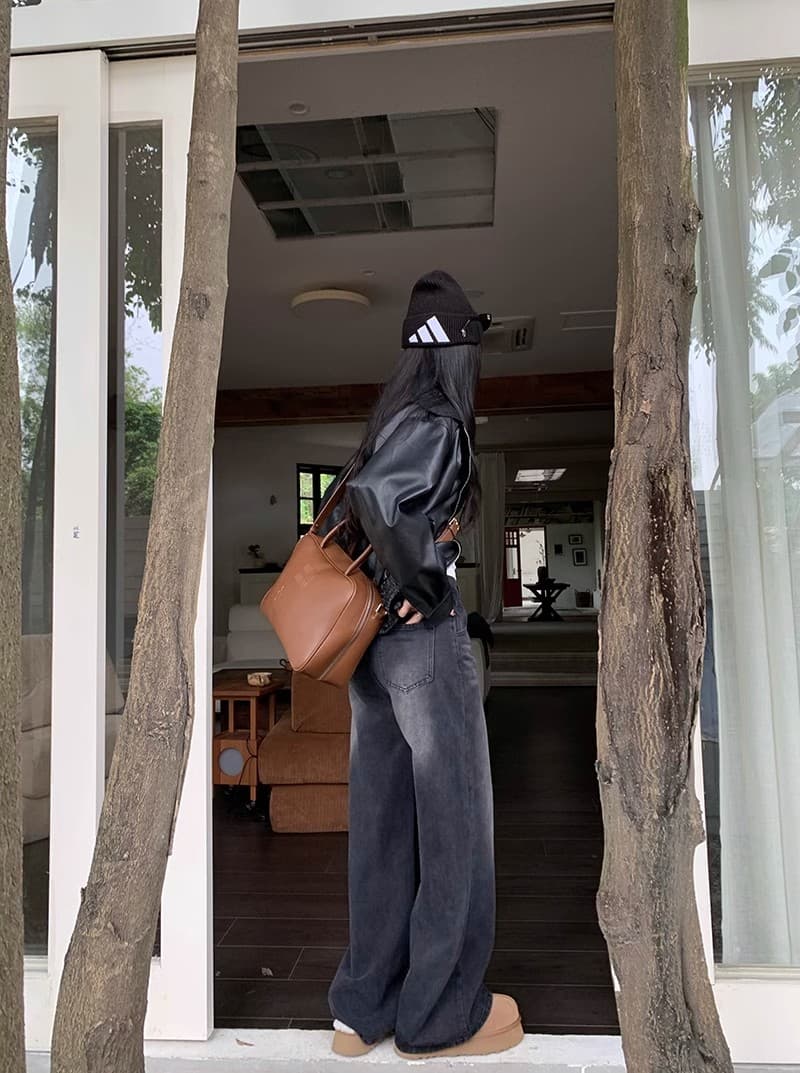 黒パンツ ワイドシルエットデニムパンツ