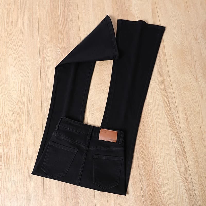 黒パンツ ストレッチ美脚デニムパンツ