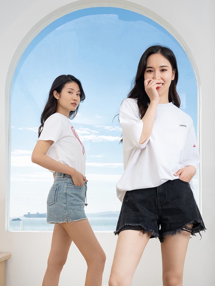 黒パンツ 裾フリンジ加工ダメージショートパンツ