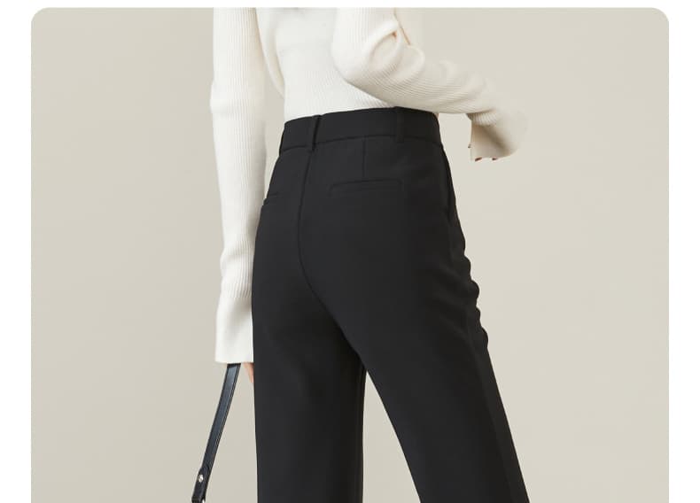 黒パンツ タック入りストレートチノパン