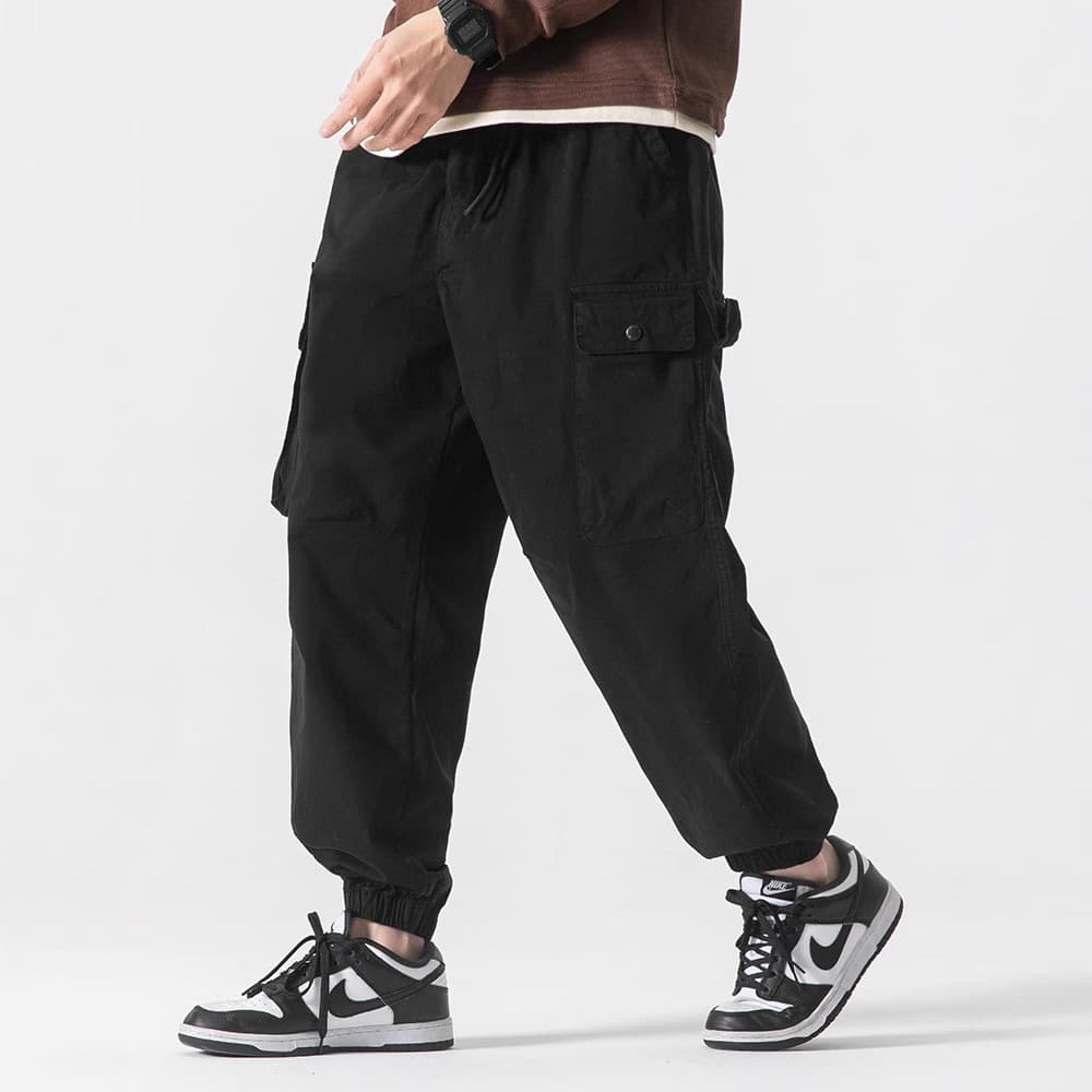 黒パンツ ドローコード付きミリタリーカーゴパンツ