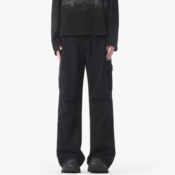 黒パンツ ゆったりシルエットカーゴパンツ