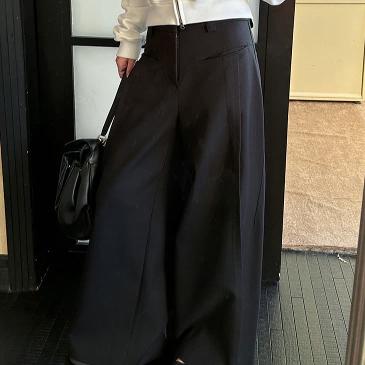 黒パンツ ワイドシルエットスラックス