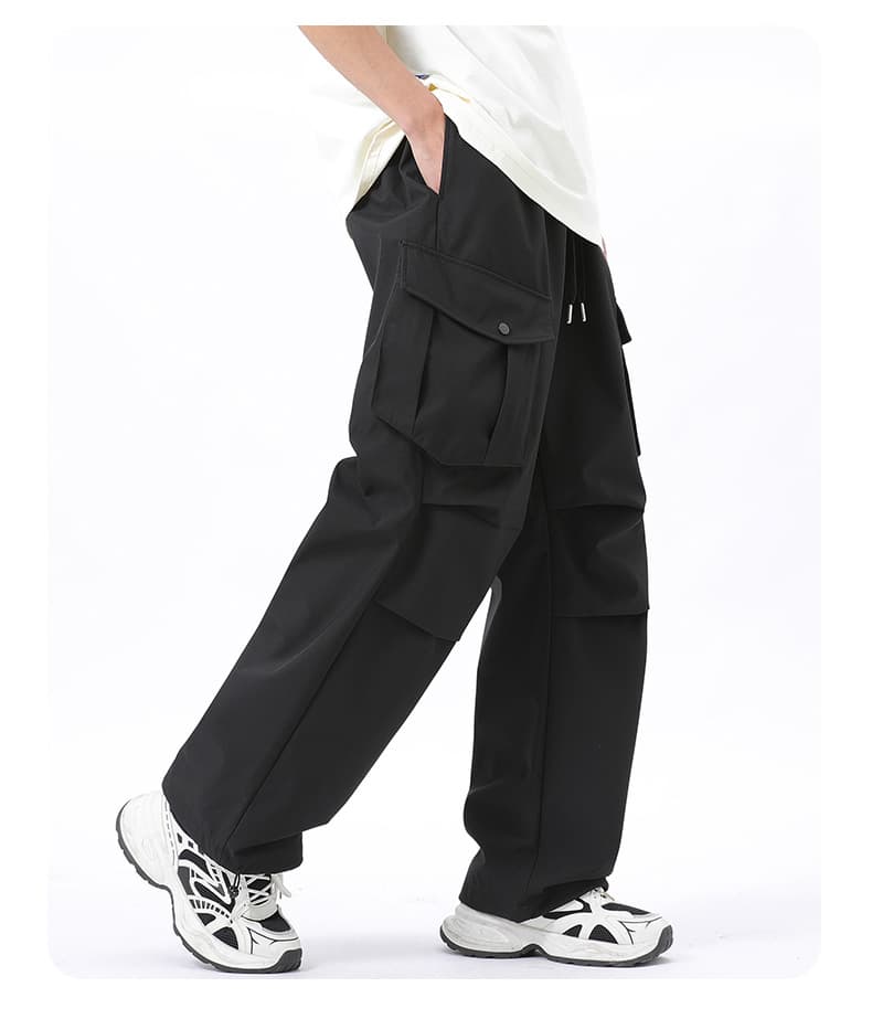 黒パンツ ミリタリー調ドロストカーゴパンツ