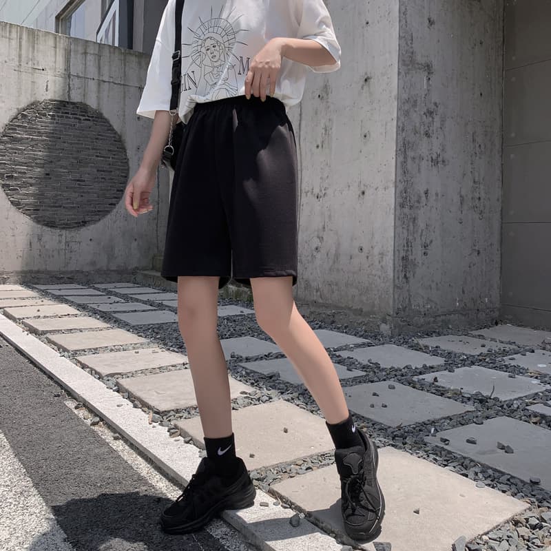 黒パンツ リラックスサイドポケットハーフパンツ