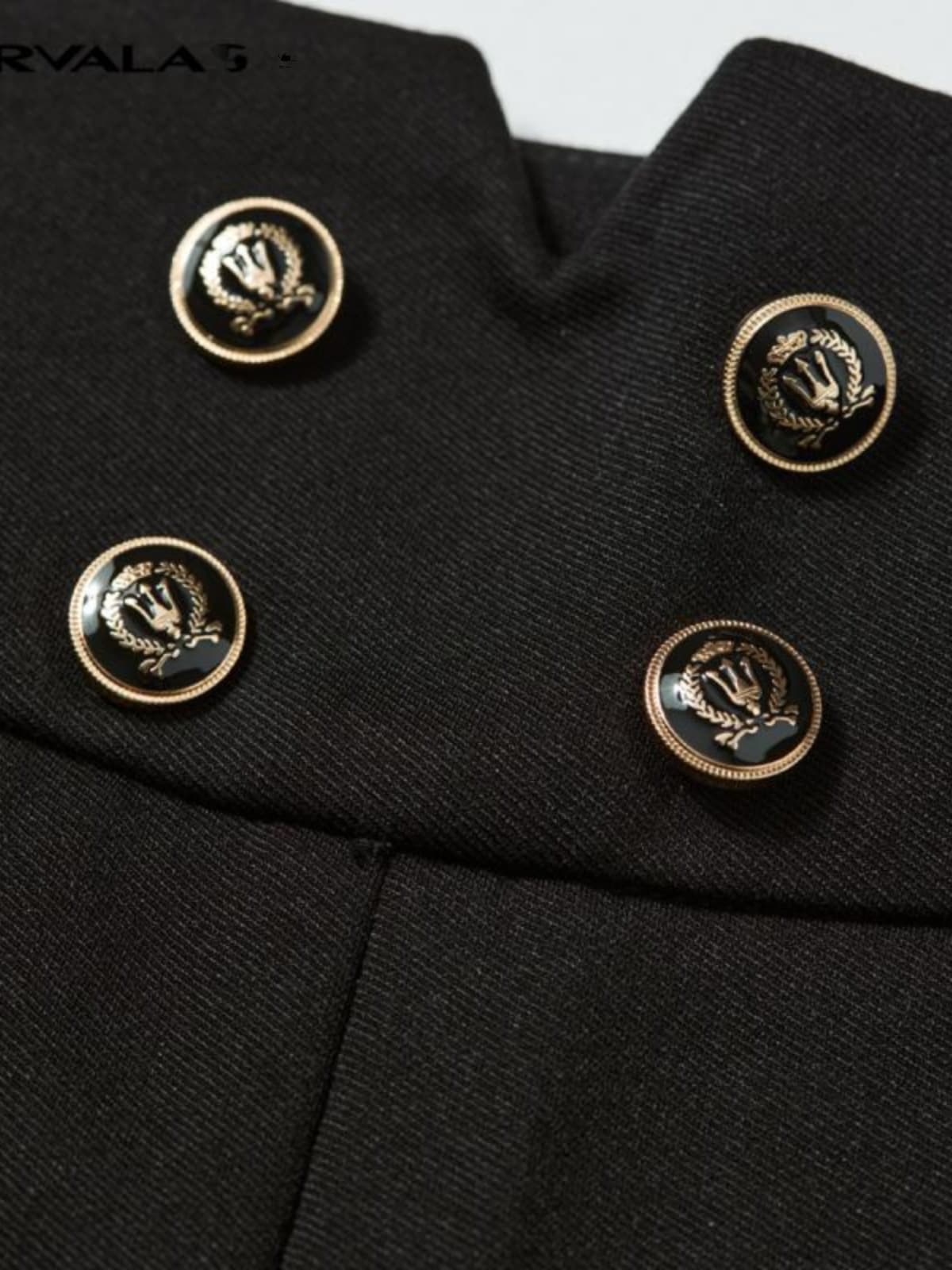 黒パンツ 高級感漂う装飾ボタン付きフレアパンツ