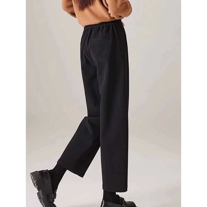 黒パンツ ストレートシルエット 楽ちんチノパン