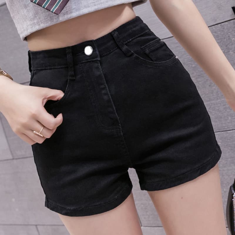 黒パンツ すっきりデニムショートパンツ