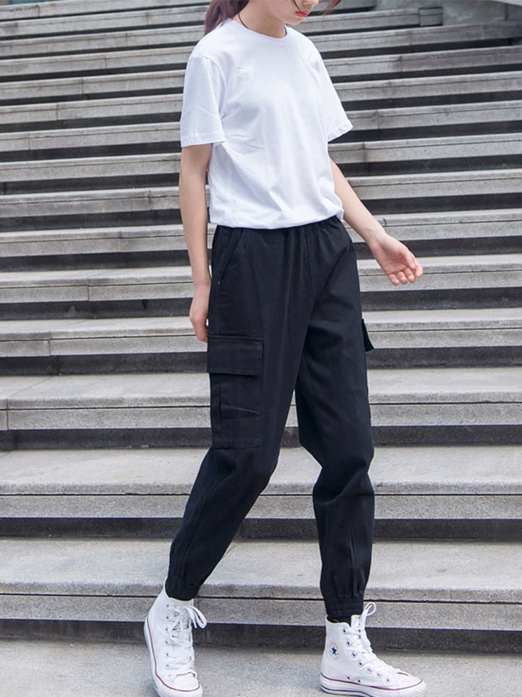 黒パンツ ゆったりシルエット多機能ポケットパンツ