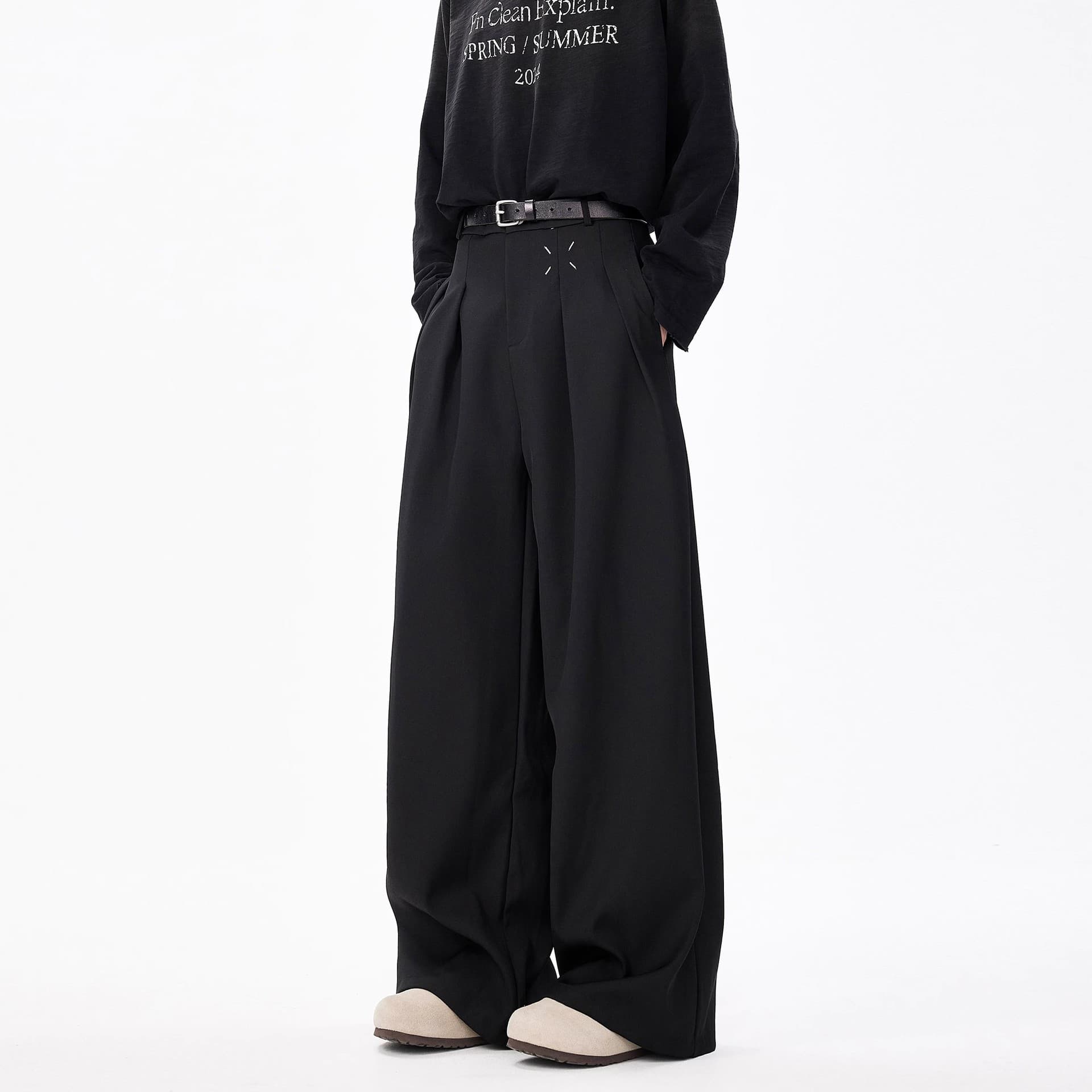 黒パンツ ワイドシルエットタックスラックス