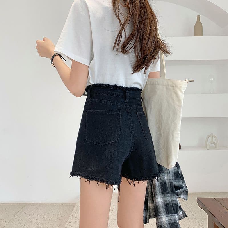 黒パンツ 裾フリンジデニムショート