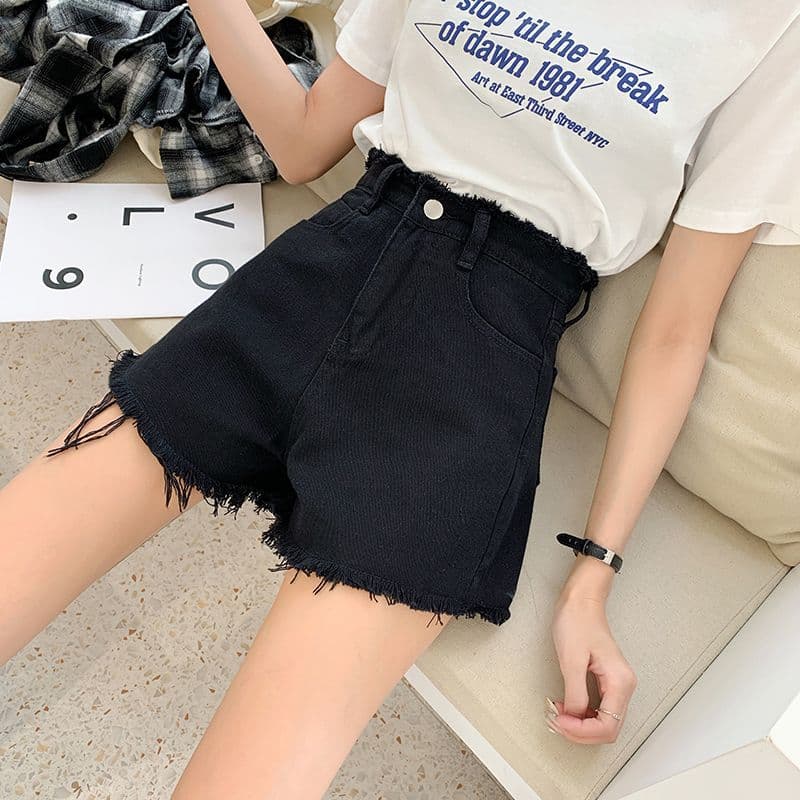 黒パンツ 裾フリンジデニムショート