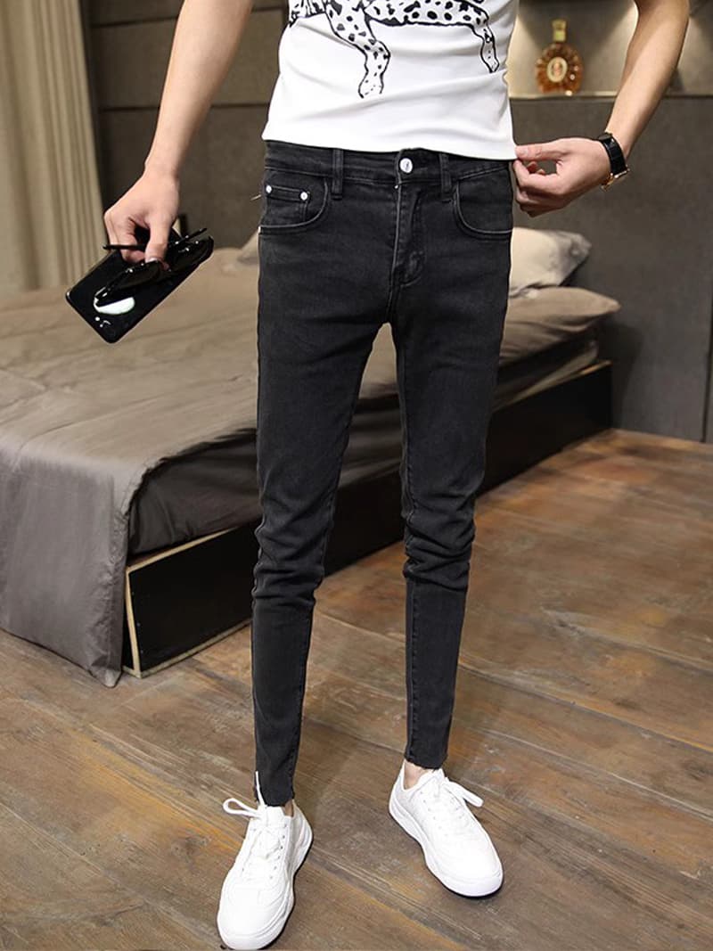 黒パンツ すっきりシルエットスキニーパンツ