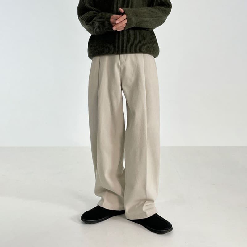 黒パンツ ワイドシルエット リラックススラックス