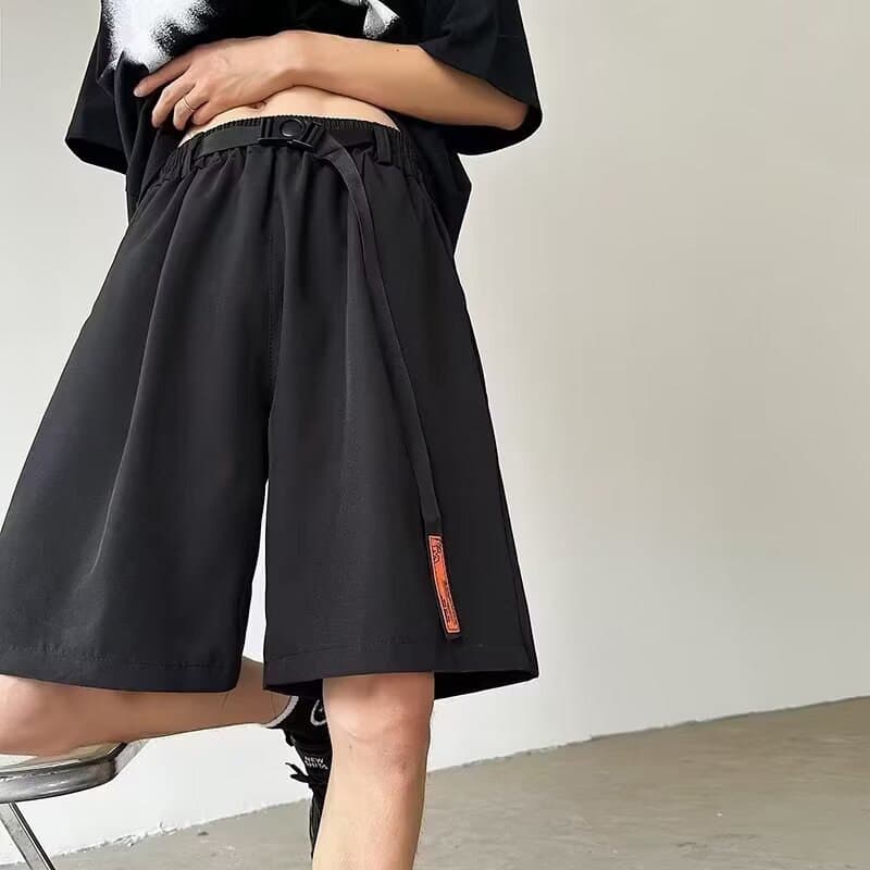 黒パンツ リラックス ゆるドレープ ショート パンツ