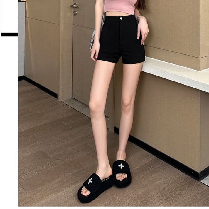 黒パンツ シンプル美脚ハイウエストショート