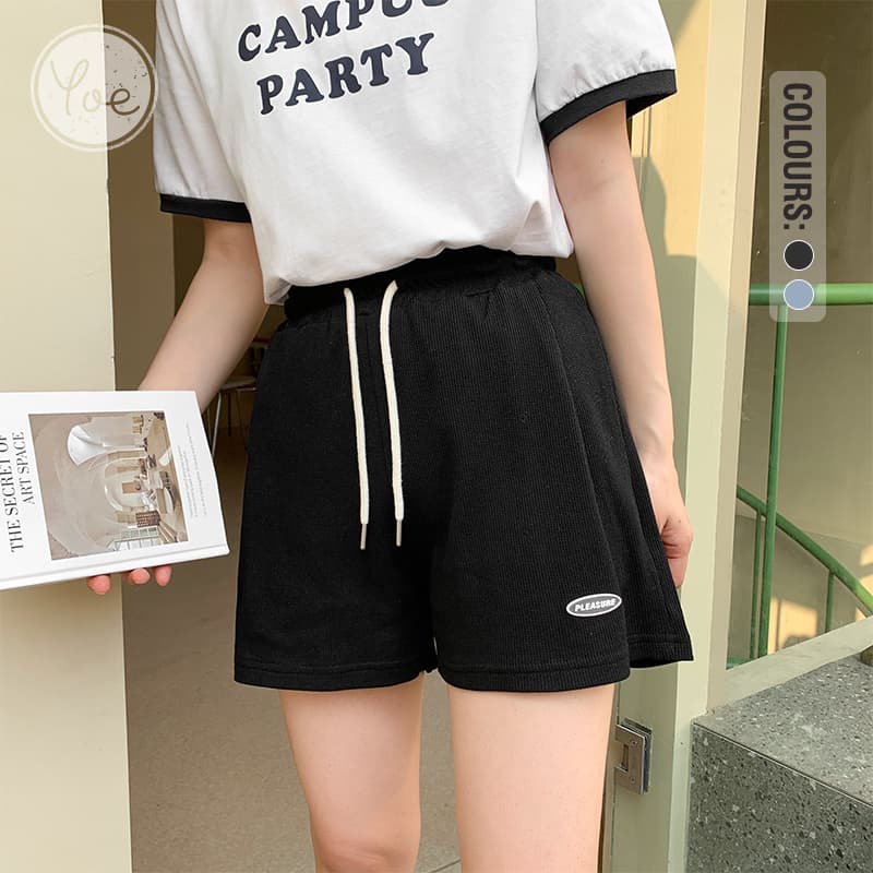 黒パンツ ゆったりコーデュロイドローショート