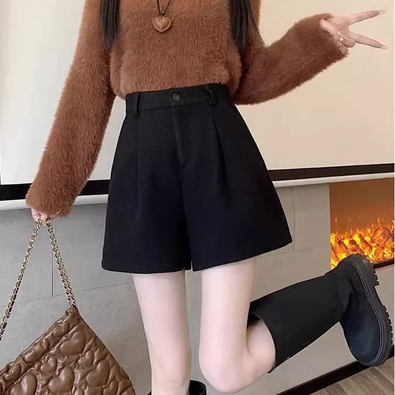 黒パンツ フレアショートパンツ プリーツ デザイン