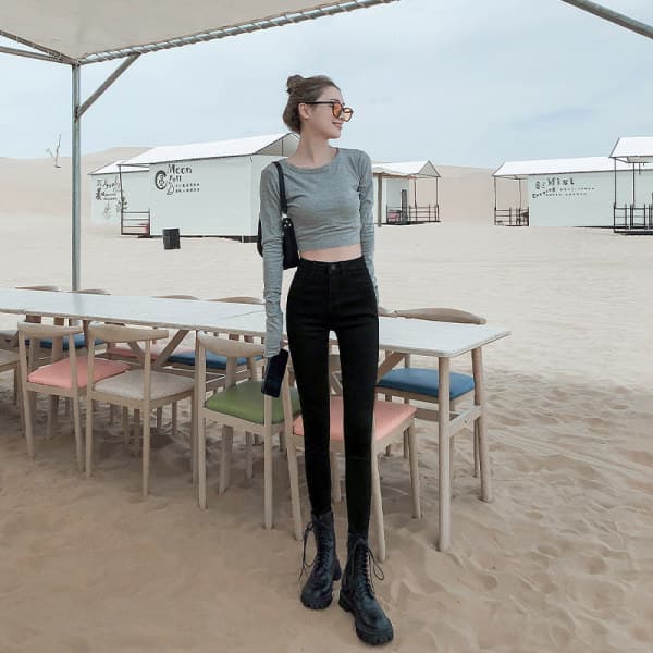 黒パンツ すっきりシルエット細身パンツ