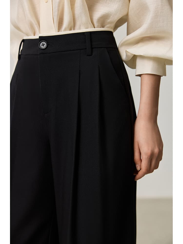 黒パンツ ワイドシルエット上質プレーテッドスラックス