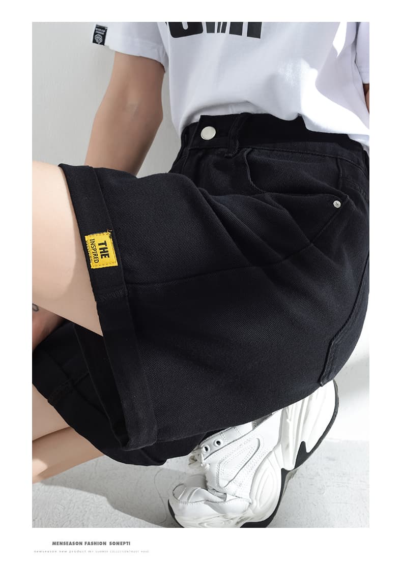黒パンツ シンプルデザイン ワイドシルエットショート