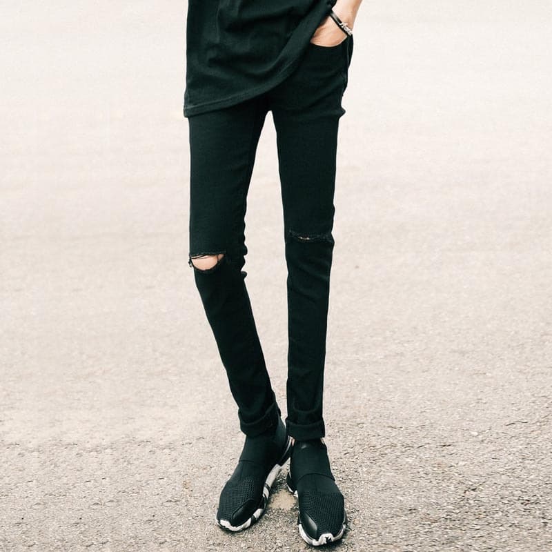 黒パンツ スリットスキニーデニム