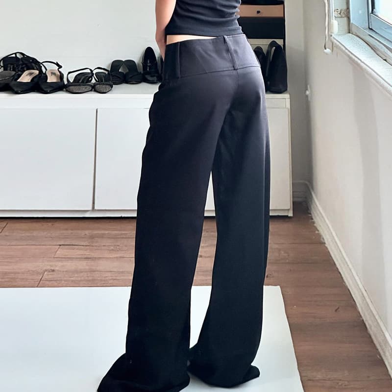 黒パンツ すっきりシルエット美脚ワイドパンツ