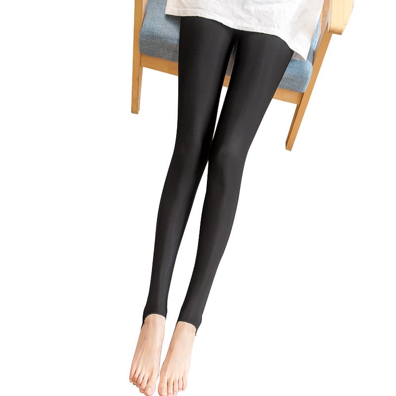 黒パンツ なめらか美脚スキニーレギンス