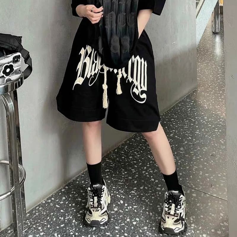 黒パンツ ゴシック調タッセルショートパンツ