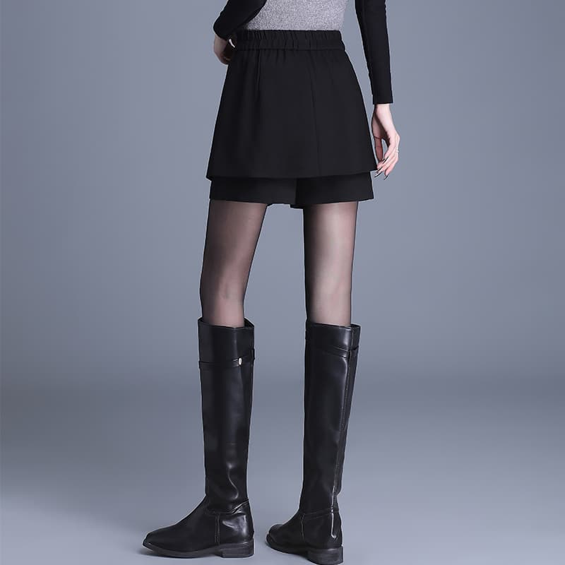 黒パンツ プリーツ二段重ねキュロットパンツ