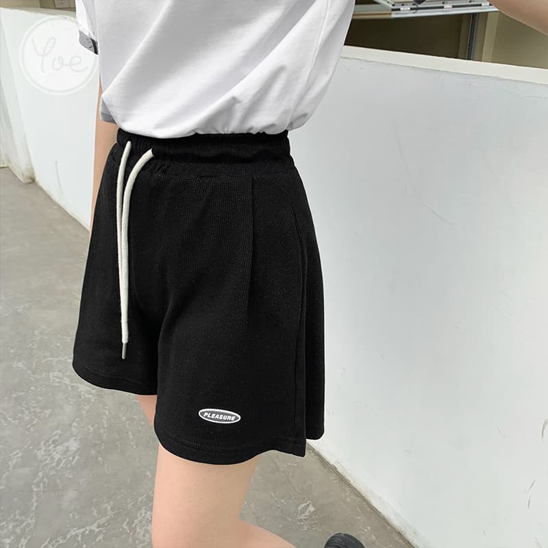 黒パンツ ゆったりコーデュロイドローショート