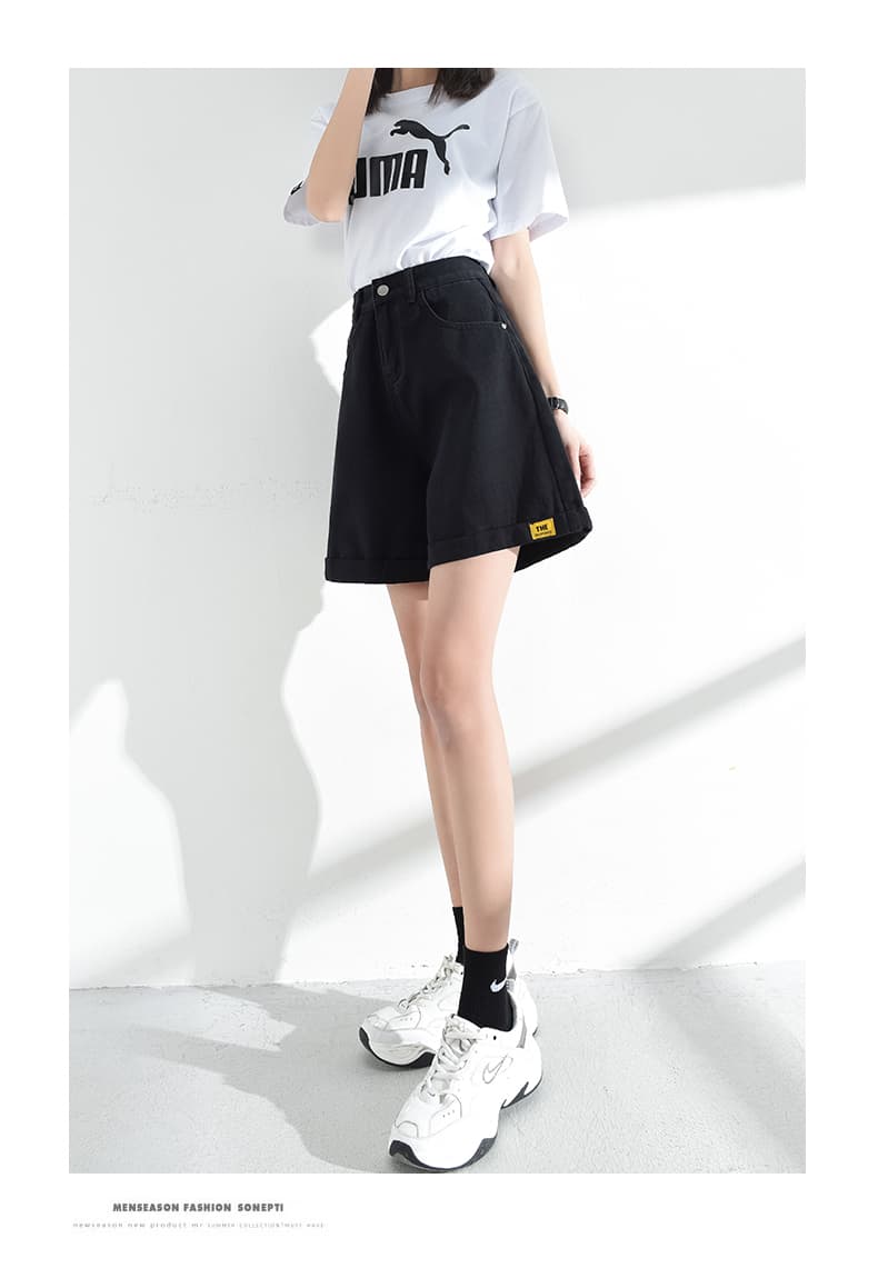 黒パンツ シンプルデザイン ワイドシルエットショート