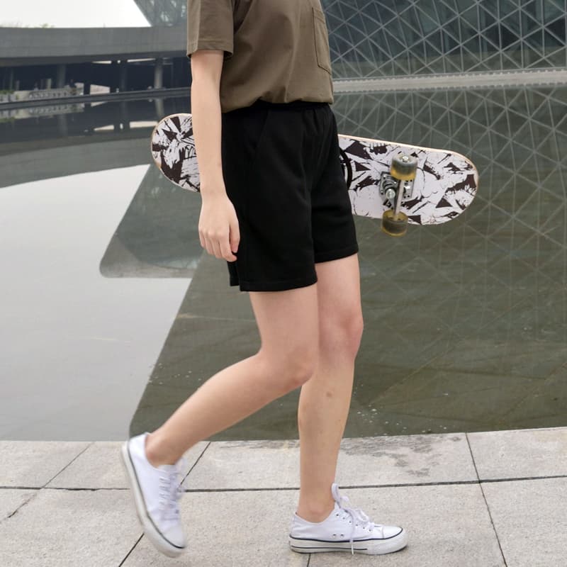 黒パンツ リラックスショート パンツ